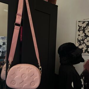 Louis Vuitton Pink Women's Bag
